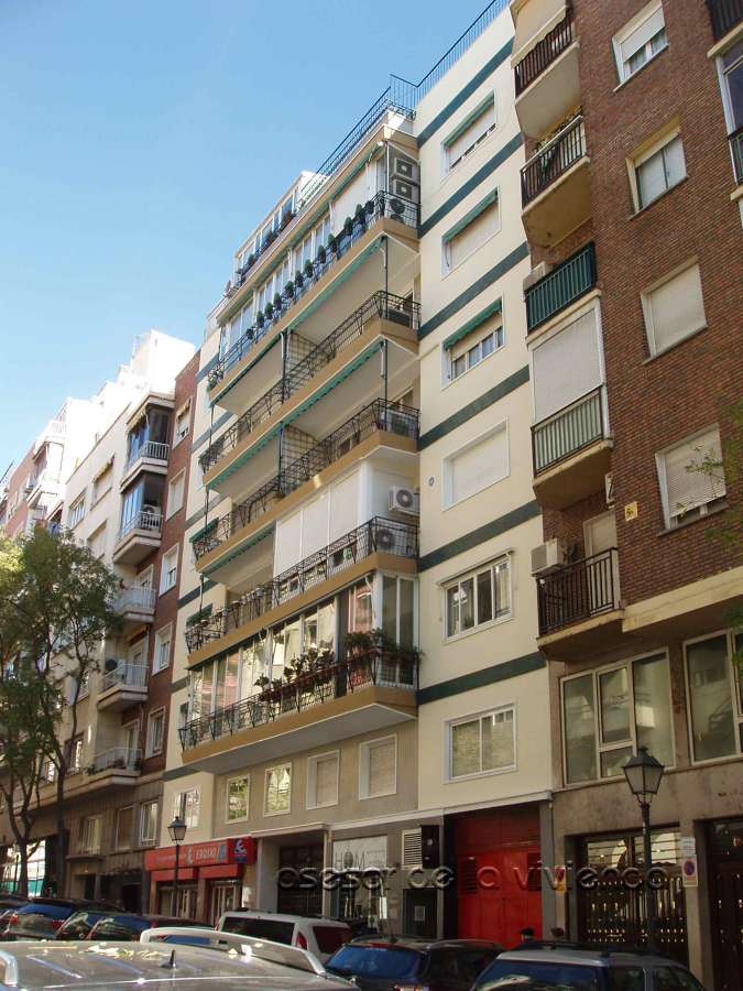 Edificio en la calle del General Diaz Porlier, Madrid