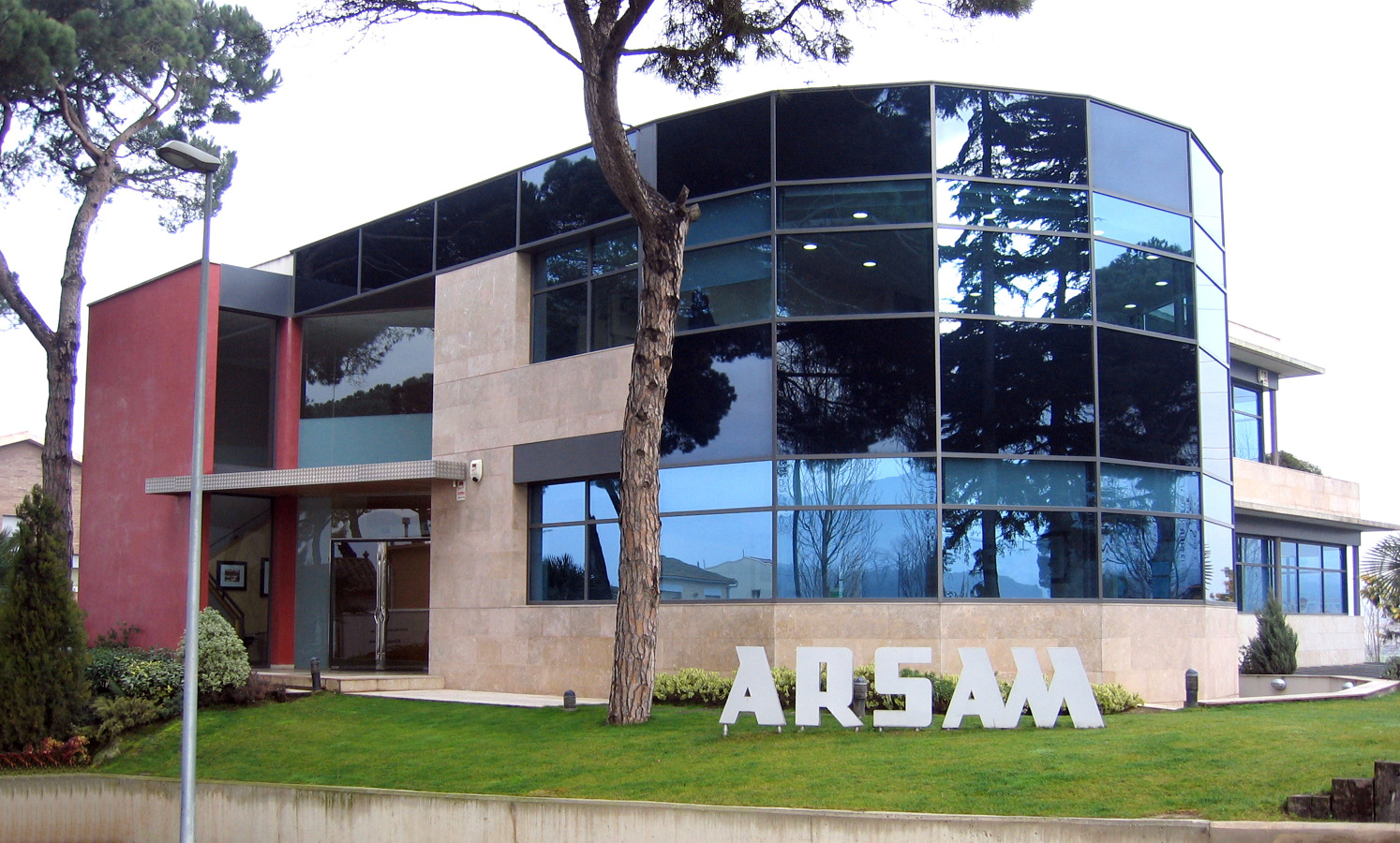 Edificio Oficinas ARSAM_acceso