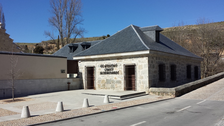 EDIFICIO RESTAURANTE