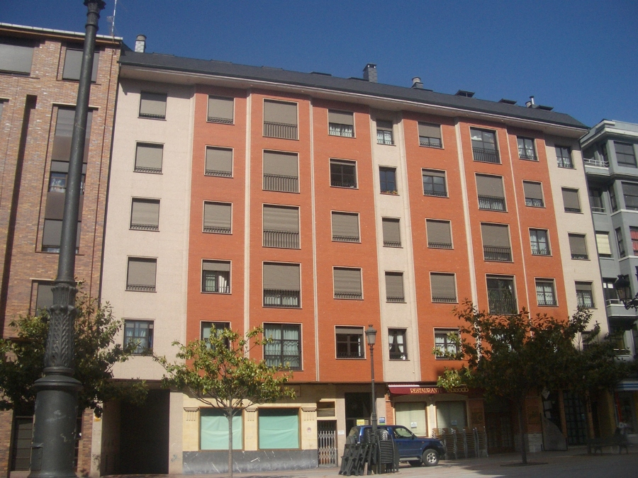 EDIFICIO VIVIENDAS