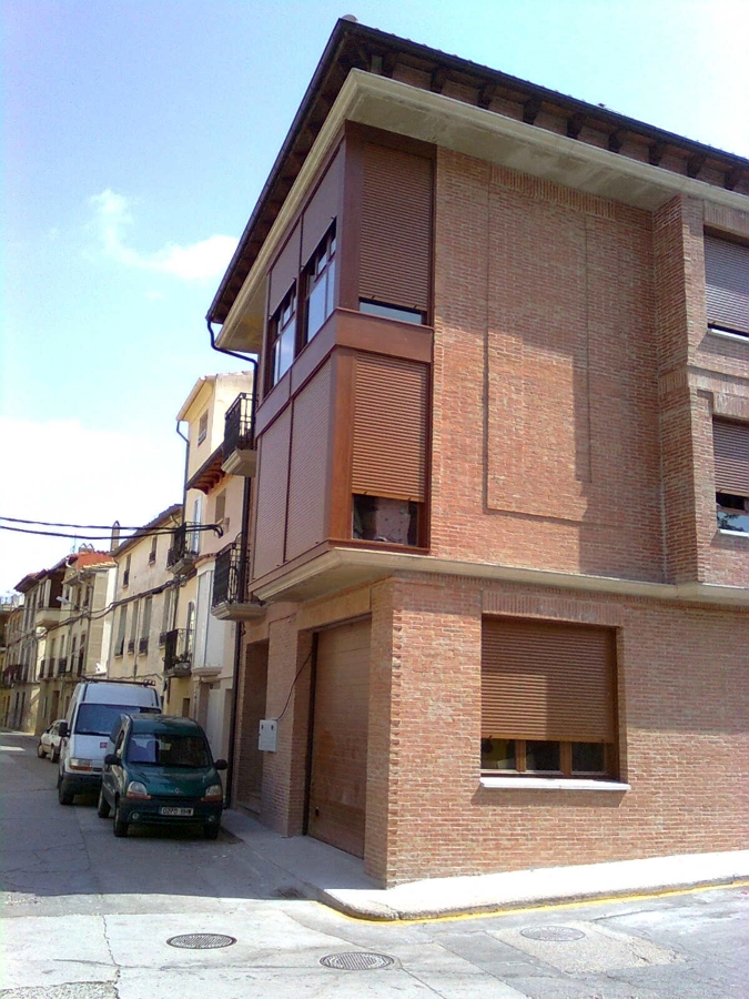 EDIFICIO VIVIENDAS EN FALCES