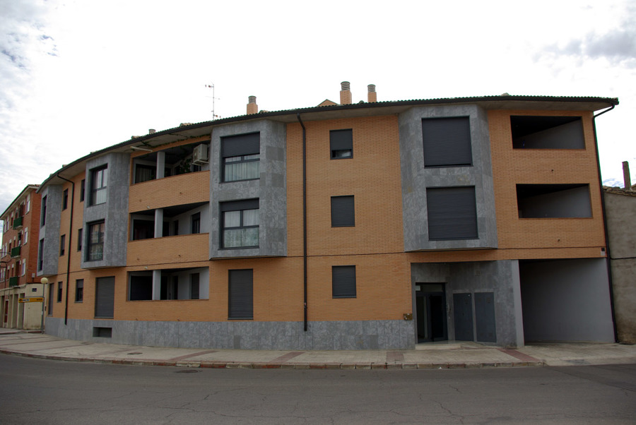 Edificio Zaragoza en Zuera 2.