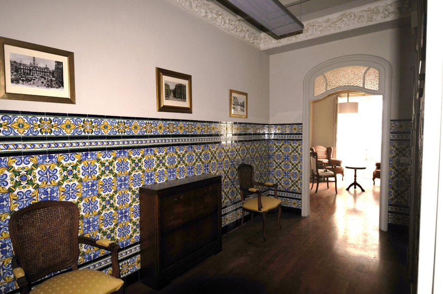 EHABILITACION PISO SEÑORIAL: Detalle tallas y escocias