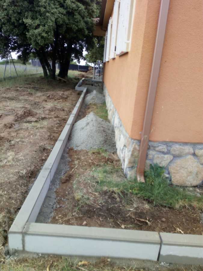 Ejecución de zanja perimetral