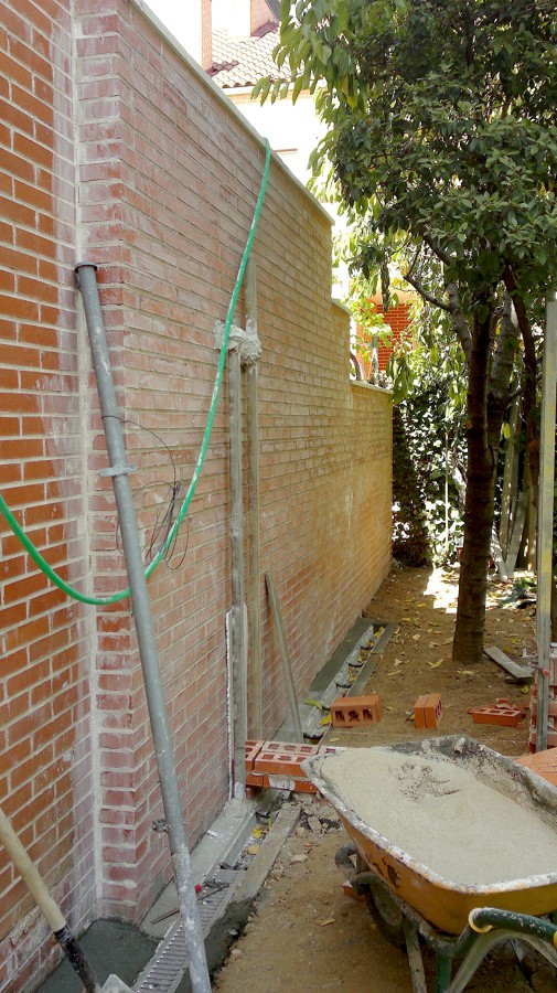 EJECUCIÓN MURO MEDIANERO 2 C/V