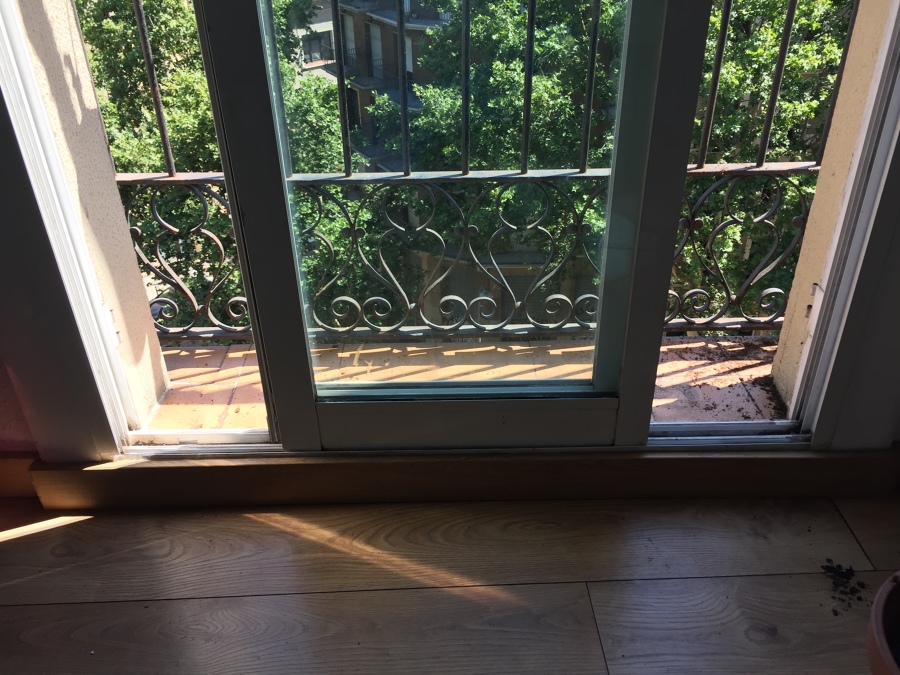 El cliente se canso de la apertura corredera, no deslizaban con suavidad..