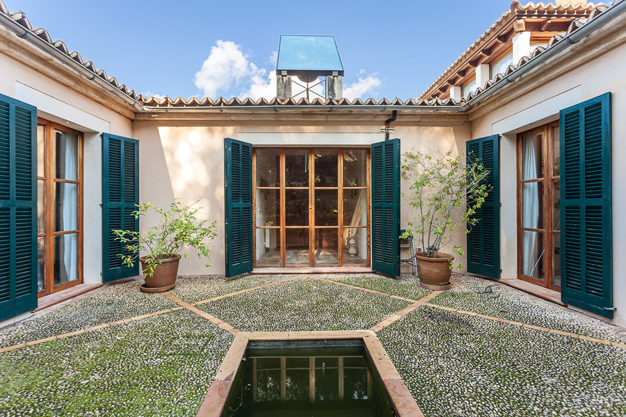 El encanto de un patio mediterráneo