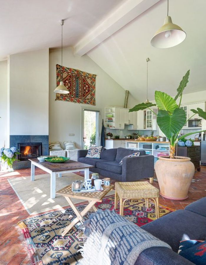 El salón y la cocina