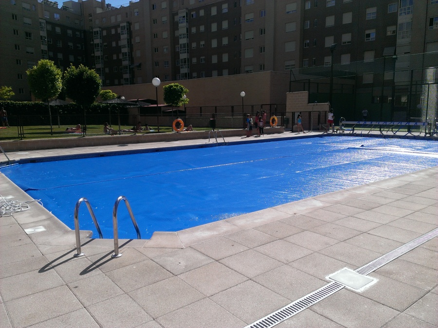 Elaboración cobertor solar y enrolladores a medida