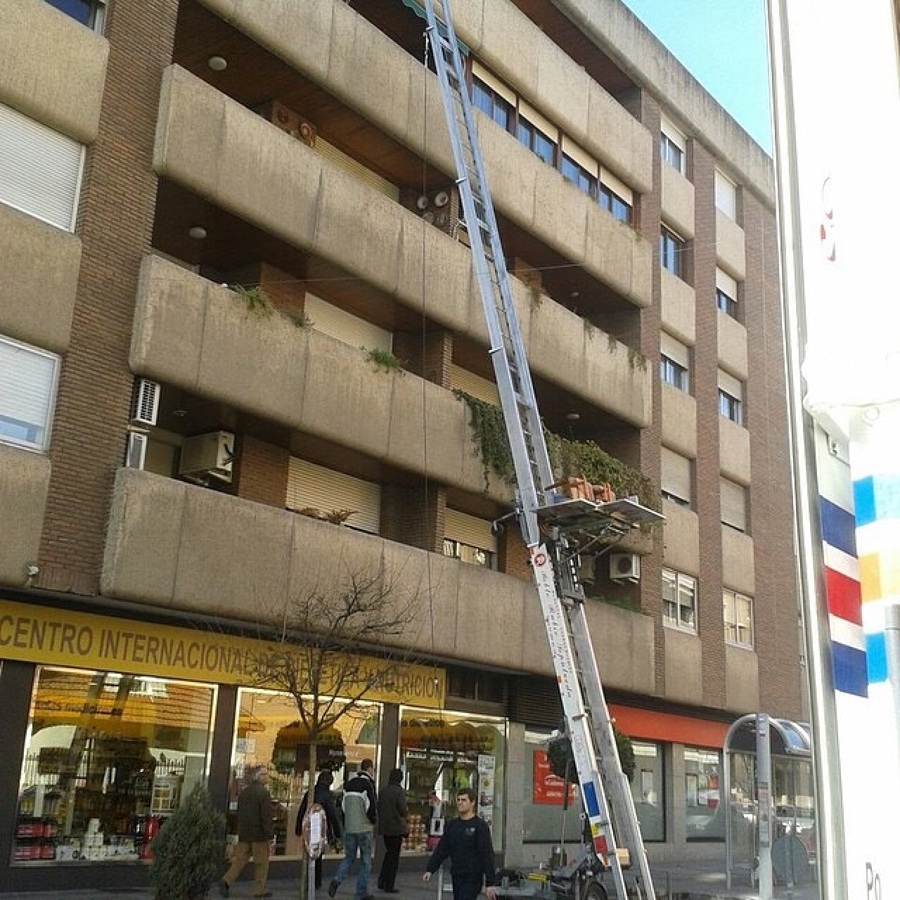 Elevador de muebles por fachada