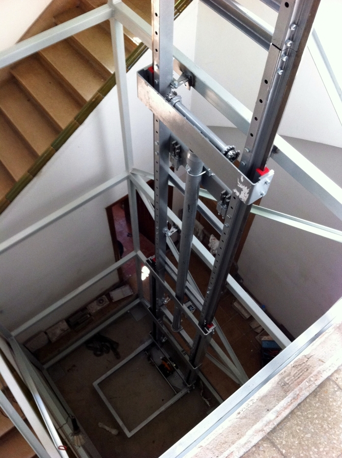 ELEVADOR DOMÉSTICO 01