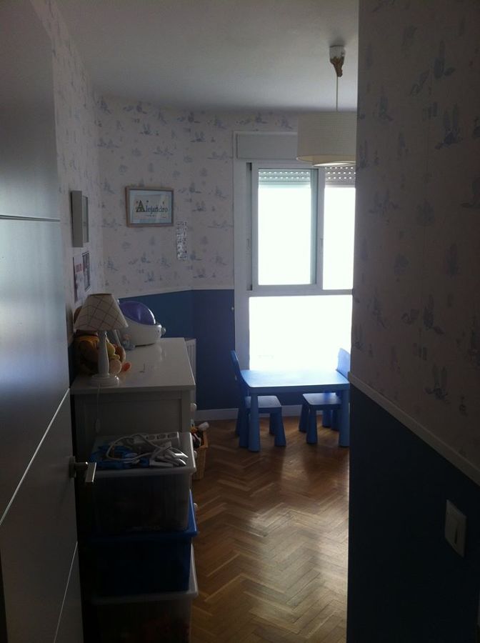 Empapelado paredes en Urb. Europolis