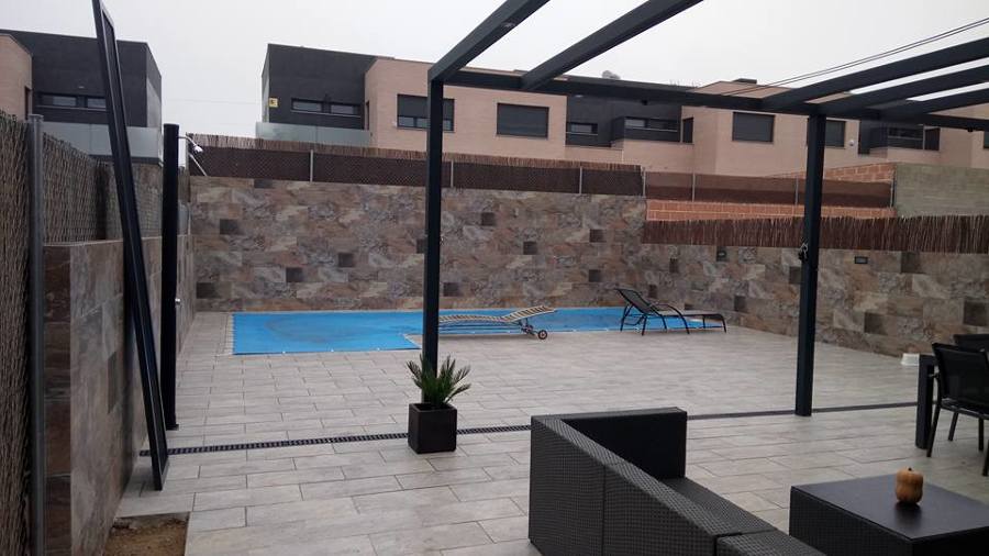 Empezando a repartir el material