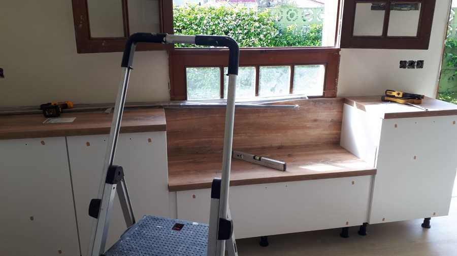 Empieza el montaje de los muebles