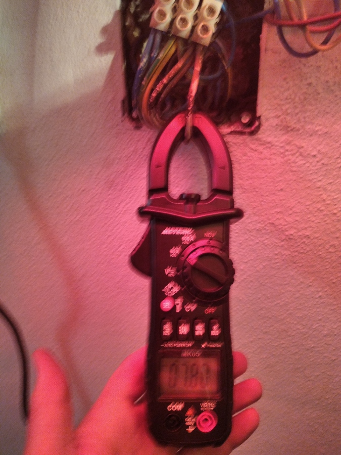 En busca de fugas de corriente