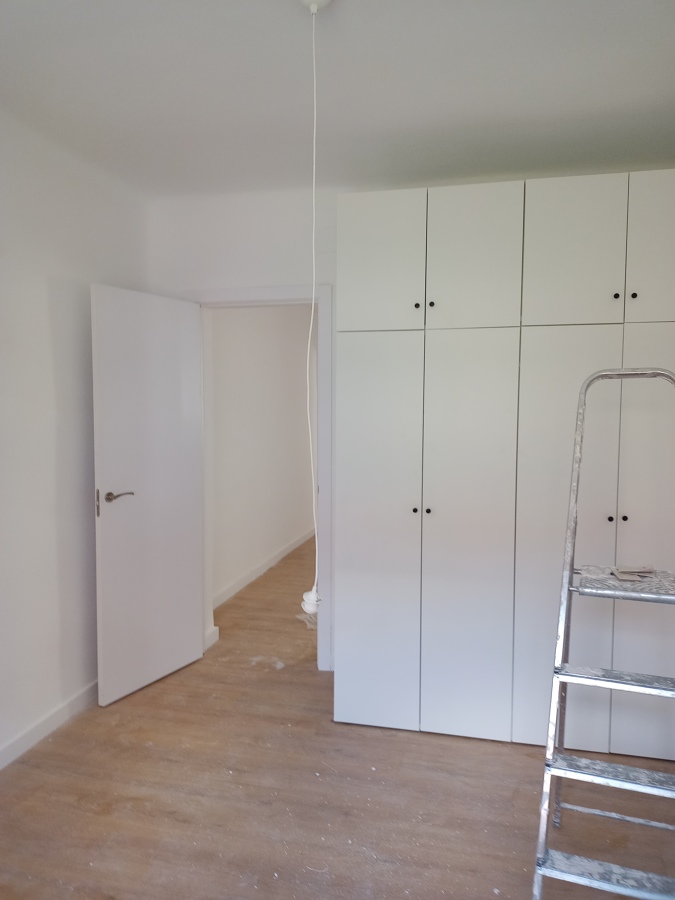 En proceso de reforma, dormitorio a López de Hoyos.