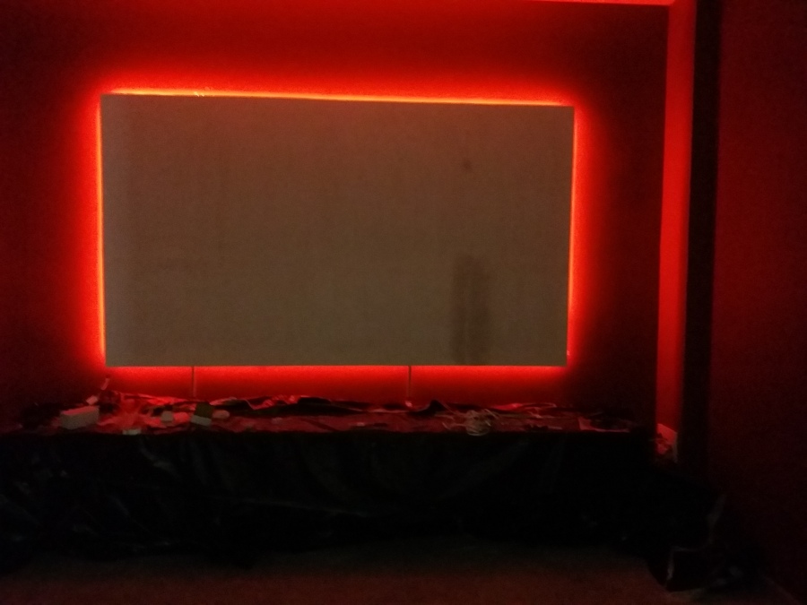 EN PROYECTOR, LUCES ROJAS