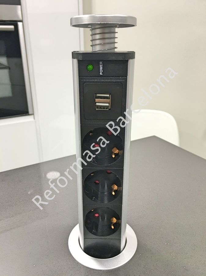 Enchufes y toma de usb integrado 