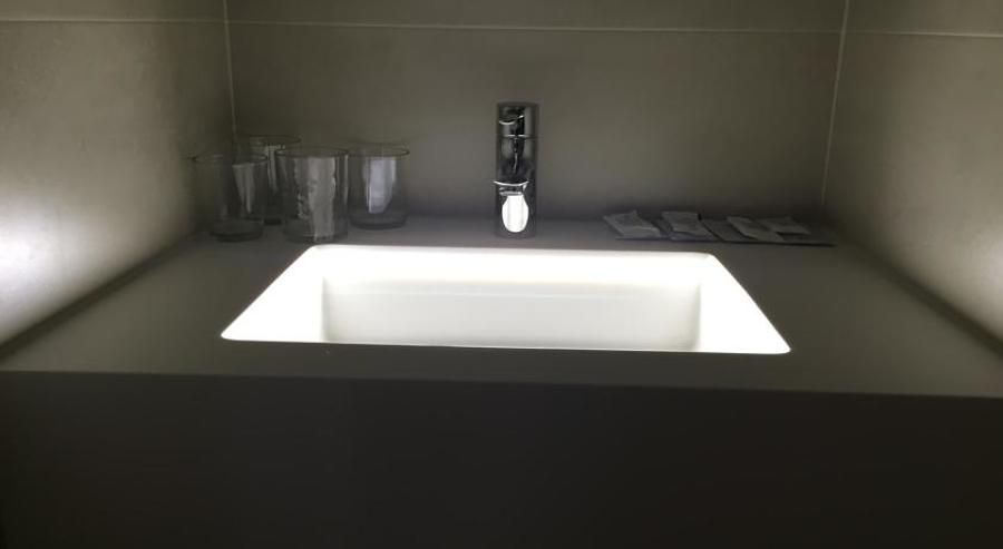 Encimera con pica integrada LED