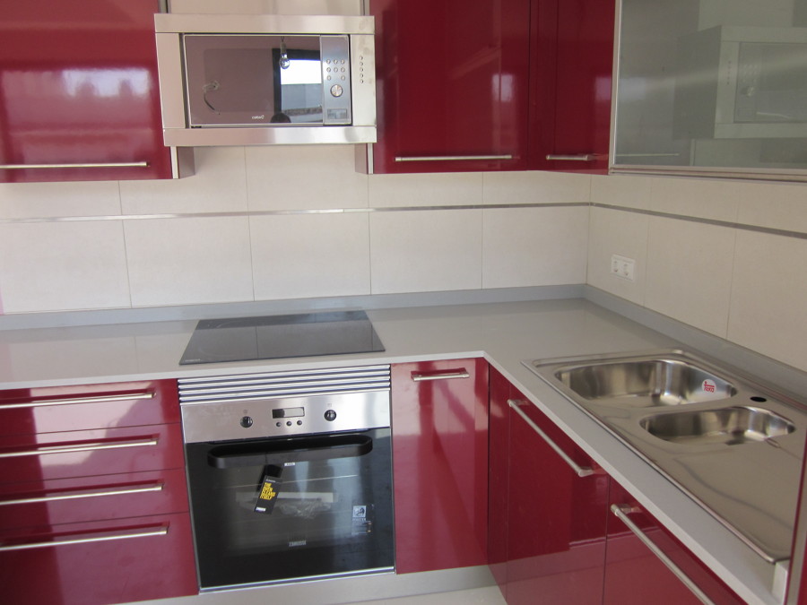 Encimera de cocina en Compac ceniza