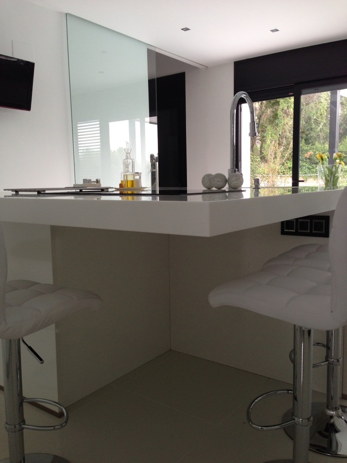 ENCIMERA DE CORIAN AL VUELO