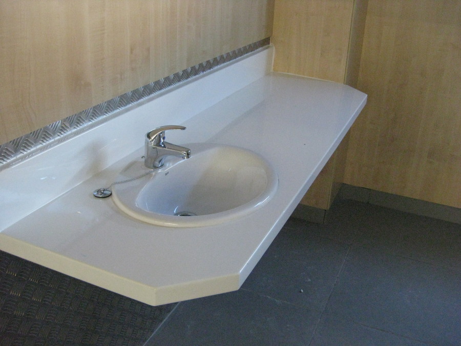 ENCIMERA METÁLICA DE LAVABO