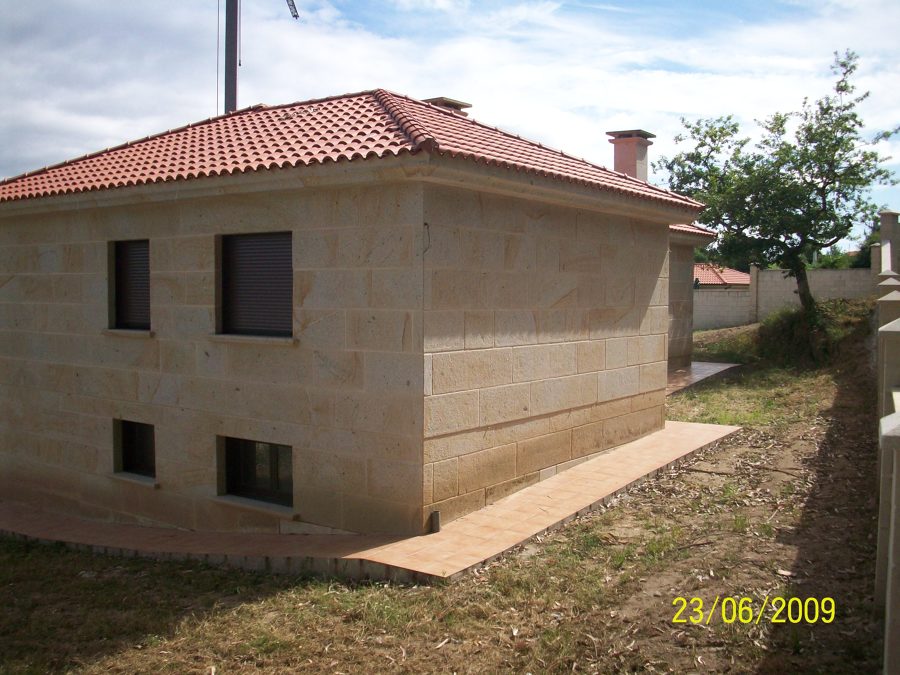 Encina al lado de casa