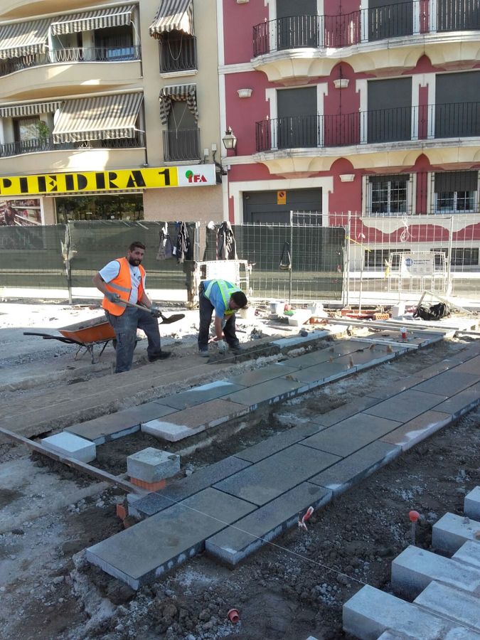 encintado de granito en jardineras