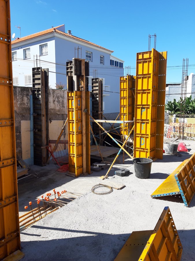 ENCOFRADO DE PILARES