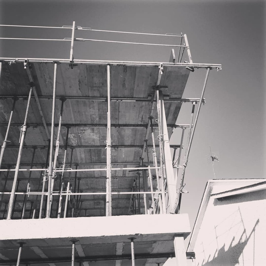 Encofrado forjado y barandilla de seguridad