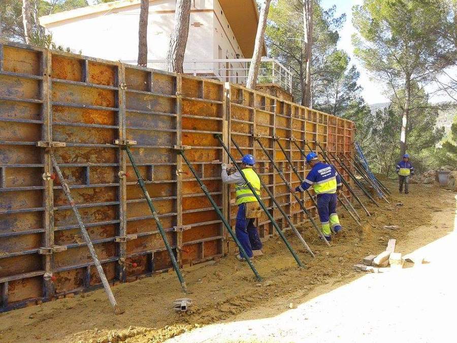 ENCOFRADO MURO CONTENCIÓN