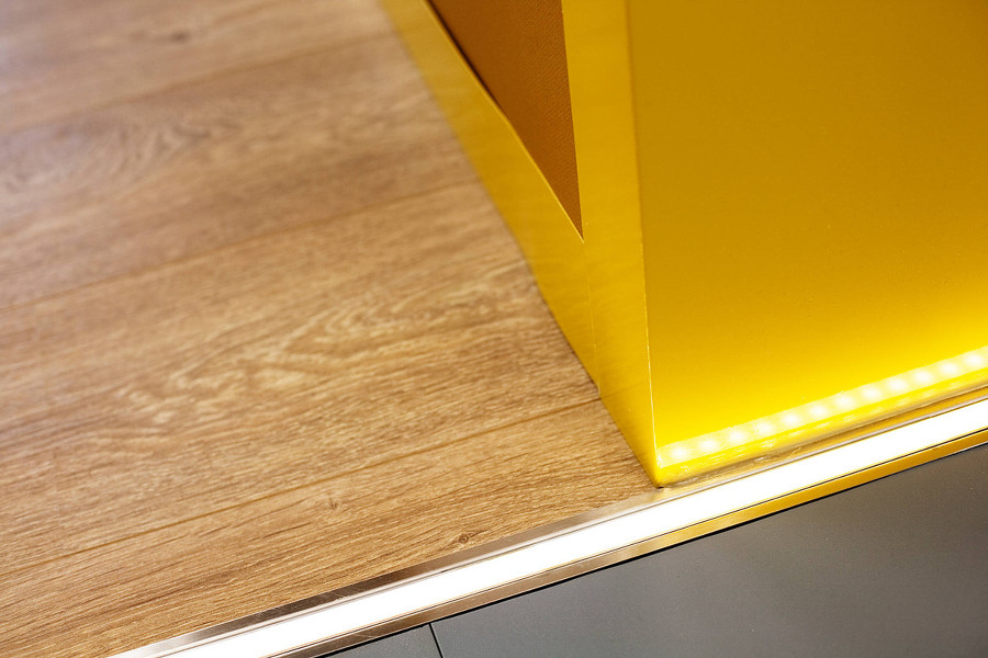 Encuentro de materiales e iluminación led