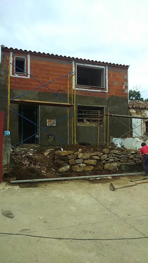 ENFOSCADO DE CEMENTO  PLANTA BAJA Y REALIZACION DE CIMIENTO PARA MURO DE TERRAZA