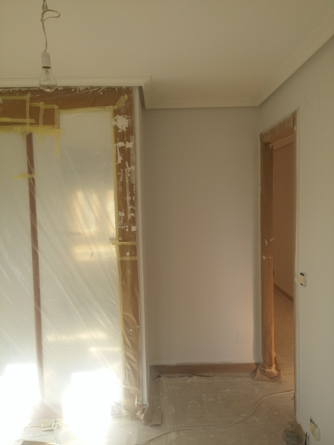 Enlucido de paredes/techos y pintado