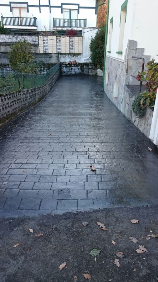 Entrada a acceso a garaje impreso