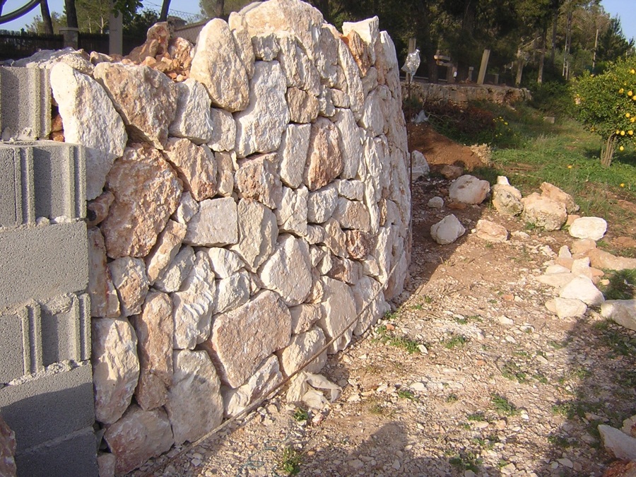 Entrada a finca rústica 