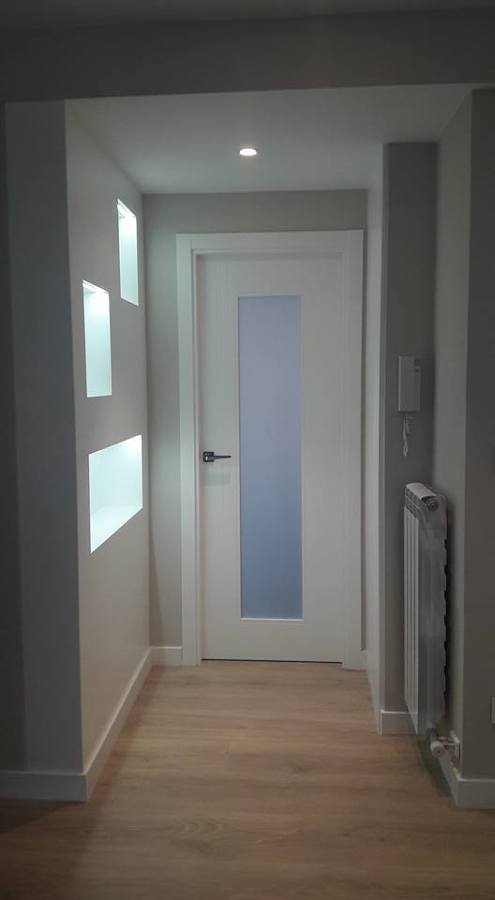 entrada con mueble lacado