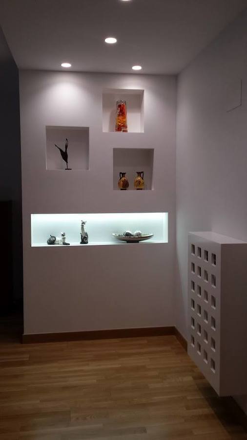 entrada de pladur y cubrerradiador a medida lacado