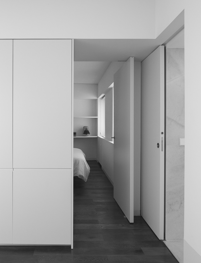 ENTRADA HABITACIÓN 1 Y BAÑO - DETALLE PUERTAS