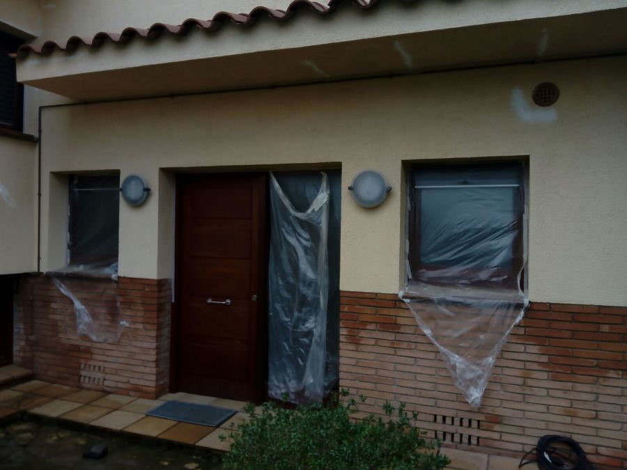 Entrada principal, kartcheado y enmasillado