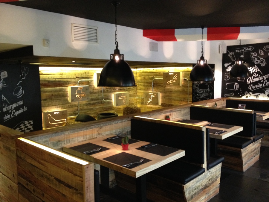 Entreplanta viendo la doble altura reformado