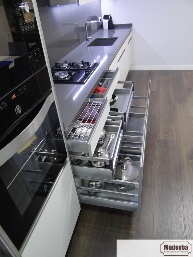 EQUIPAMIENTO DE COCINA