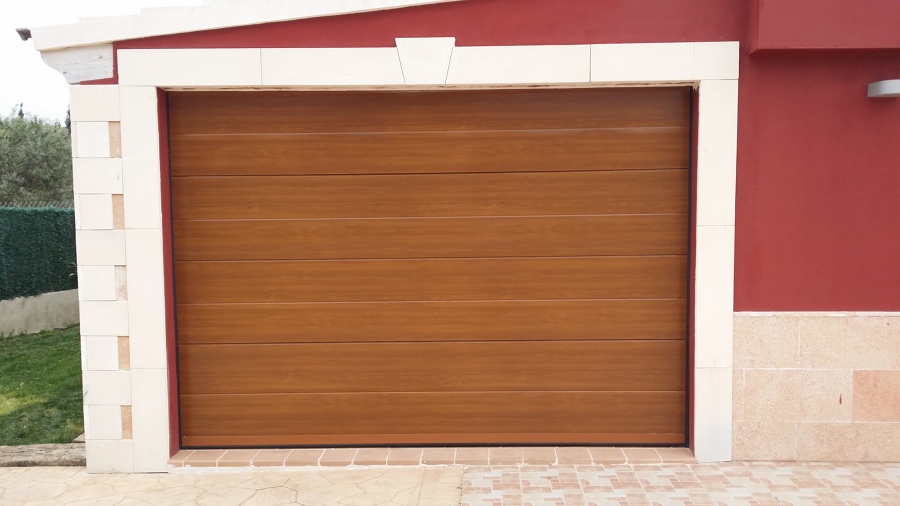 erta de garage imitación madera