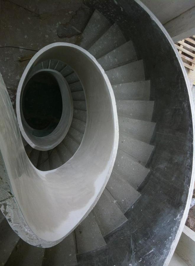 Escalera 4 pisos redondeada