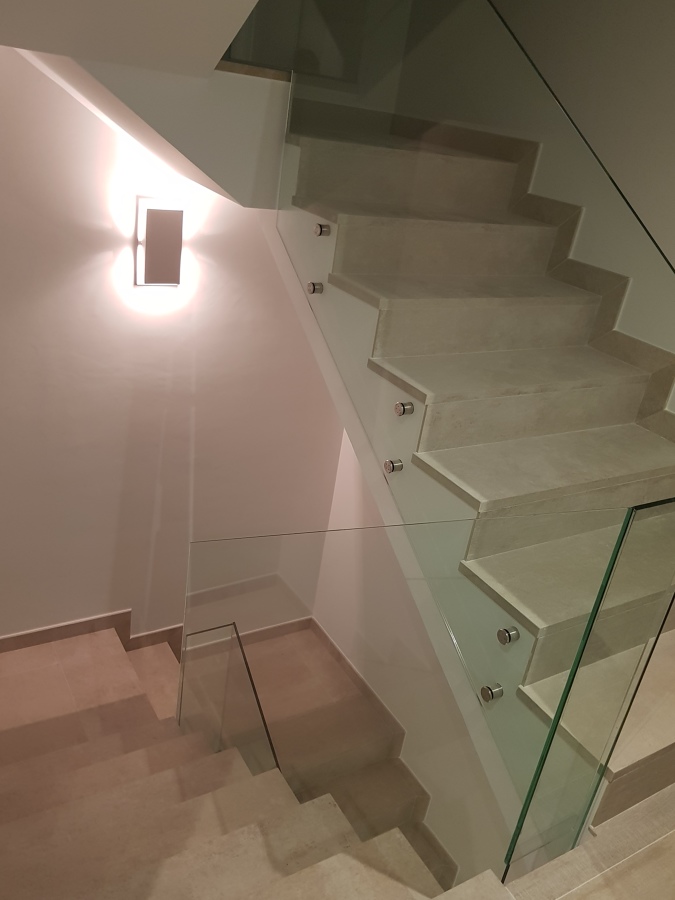 Escalera barandilla sin marco