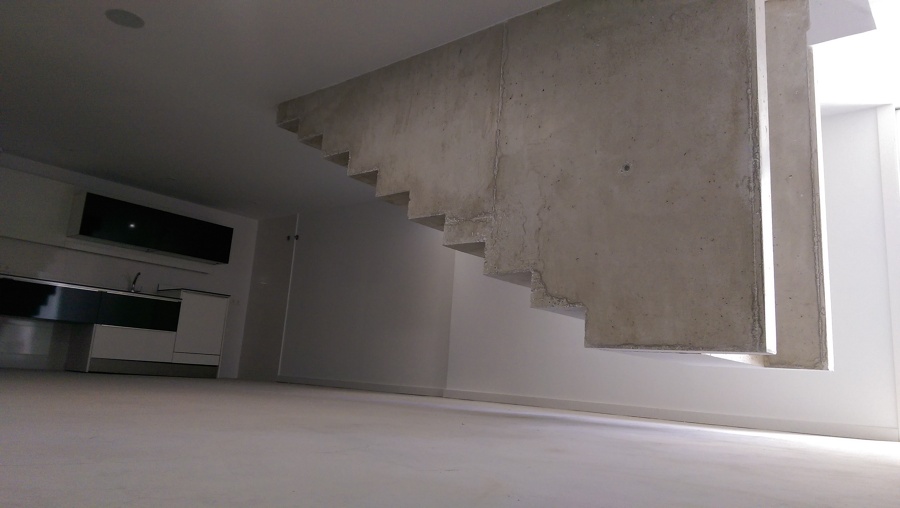 Escalera bodega en vuelo