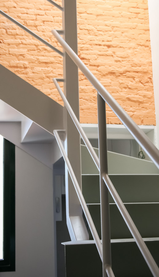 Escalera casa modernista