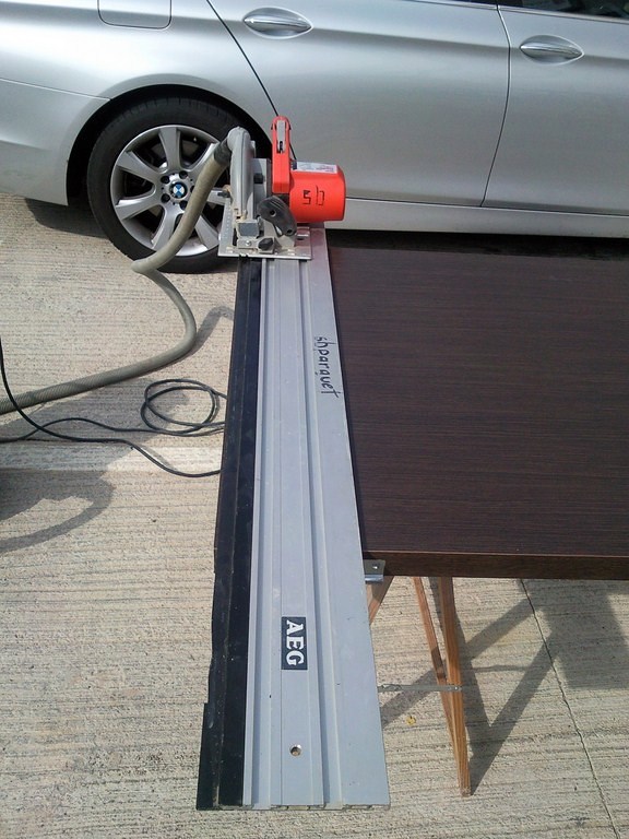 ESCALERA CON PARQUET FLOTANTE Y SUELO CON VINILO