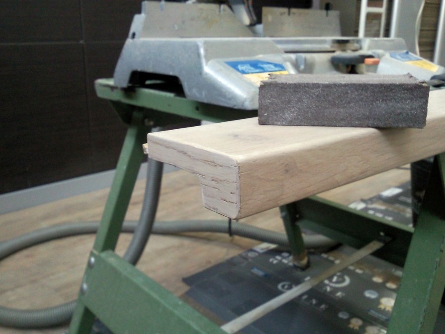 ESCALERA CON PARQUET FLOTANTE Y SUELO CON VINILO