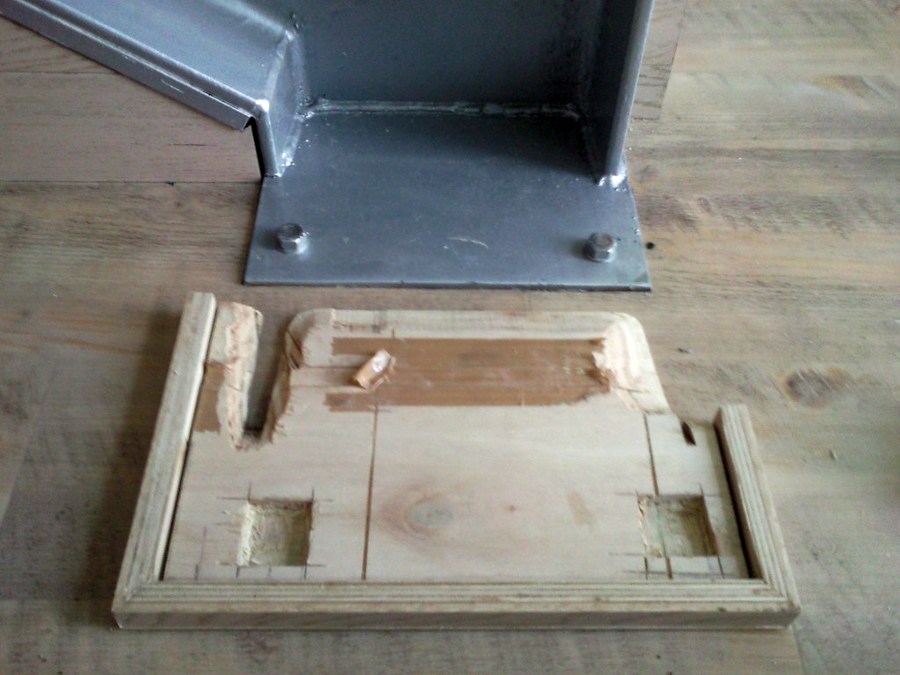 ESCALERA CON PARQUET FLOTANTE Y SUELO CON VINILO